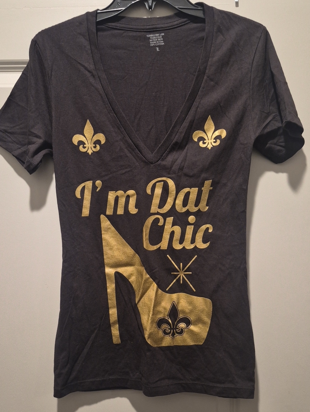 Women's Black V-Neck Tee with Gold 'I'm Dat Chic' Graphic Slim Fit